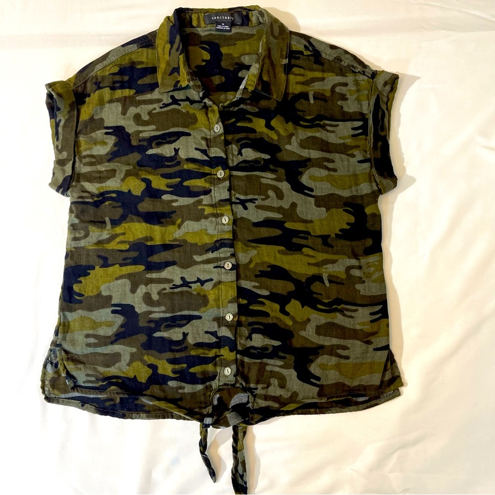 SANCTUARY WOMENS TOP, Size M, Nice Condition, Preowned, Camouflaged